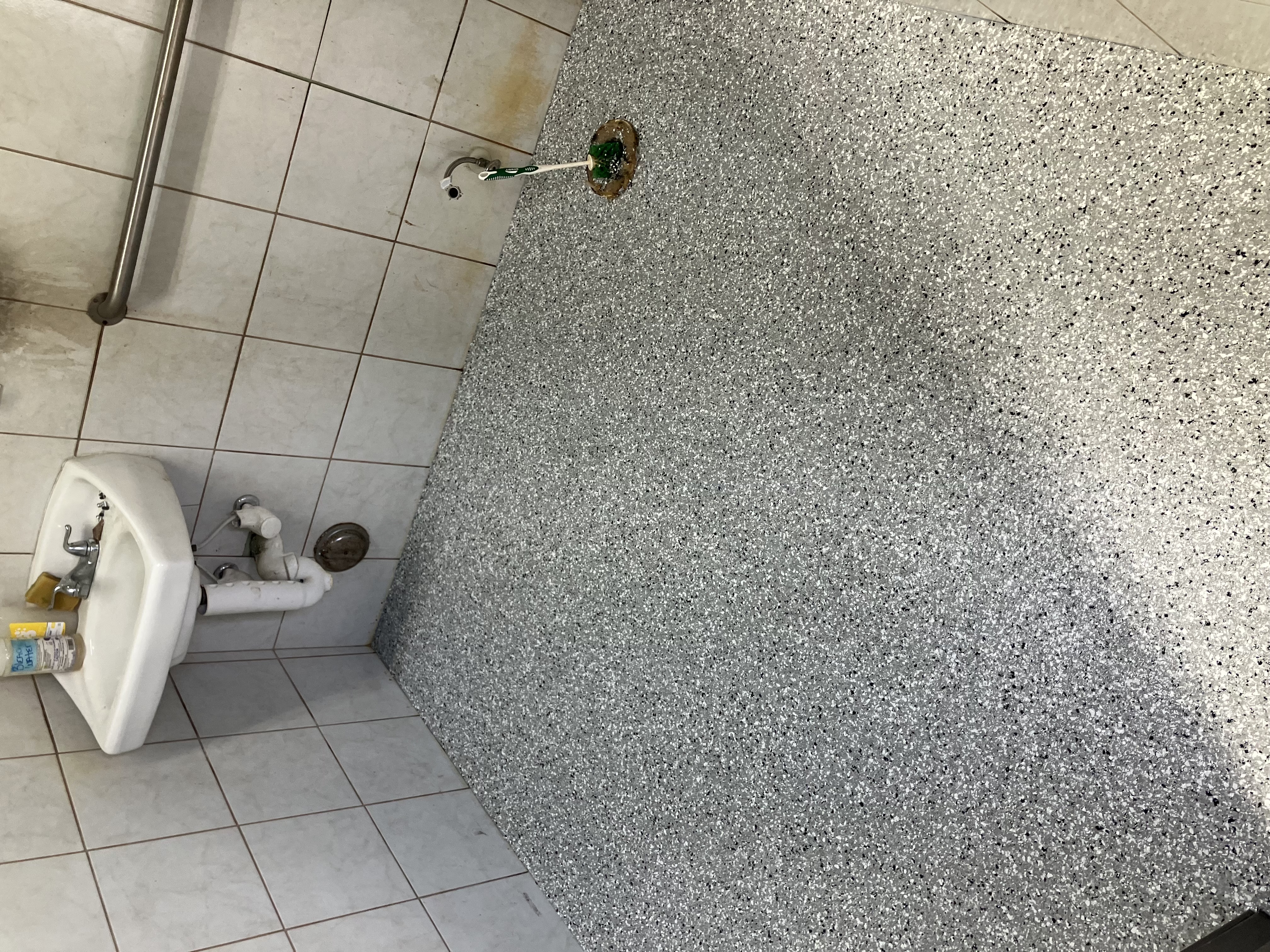 Commercial Bathroom Flake Epoxy Finish